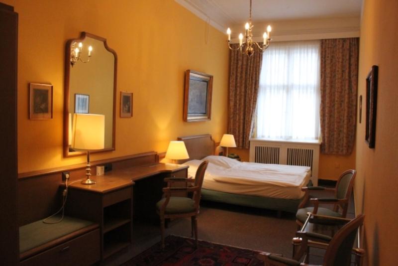 Stadt-Gut-Hotel Bogota ベルリン 部屋 写真