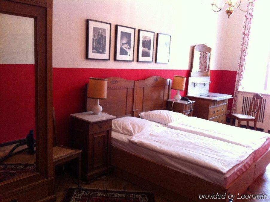 Stadt-Gut-Hotel Bogota ベルリン 部屋 写真